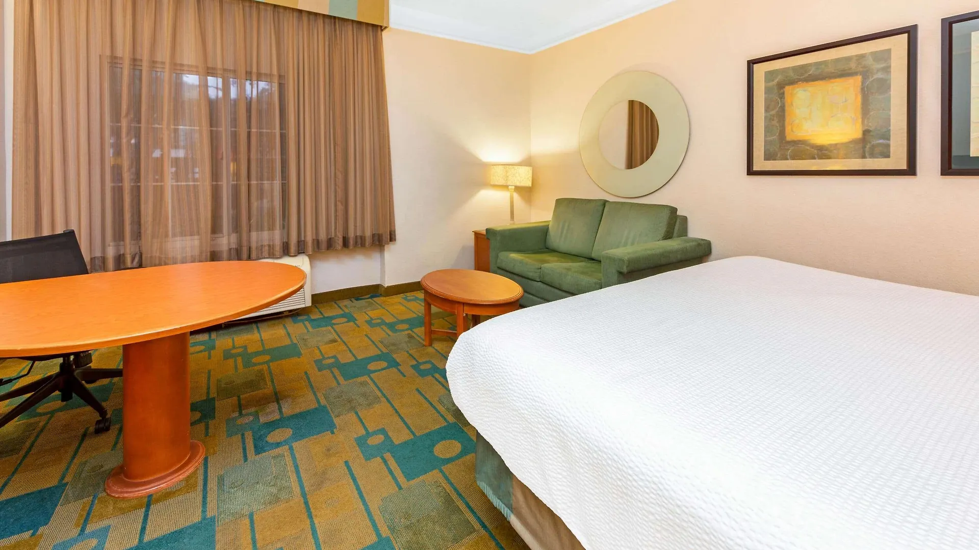 Hotel La Quinta by Wyndham USF  Tampa