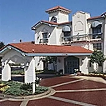 Hotel La Quinta by Wyndham USF  Tampa