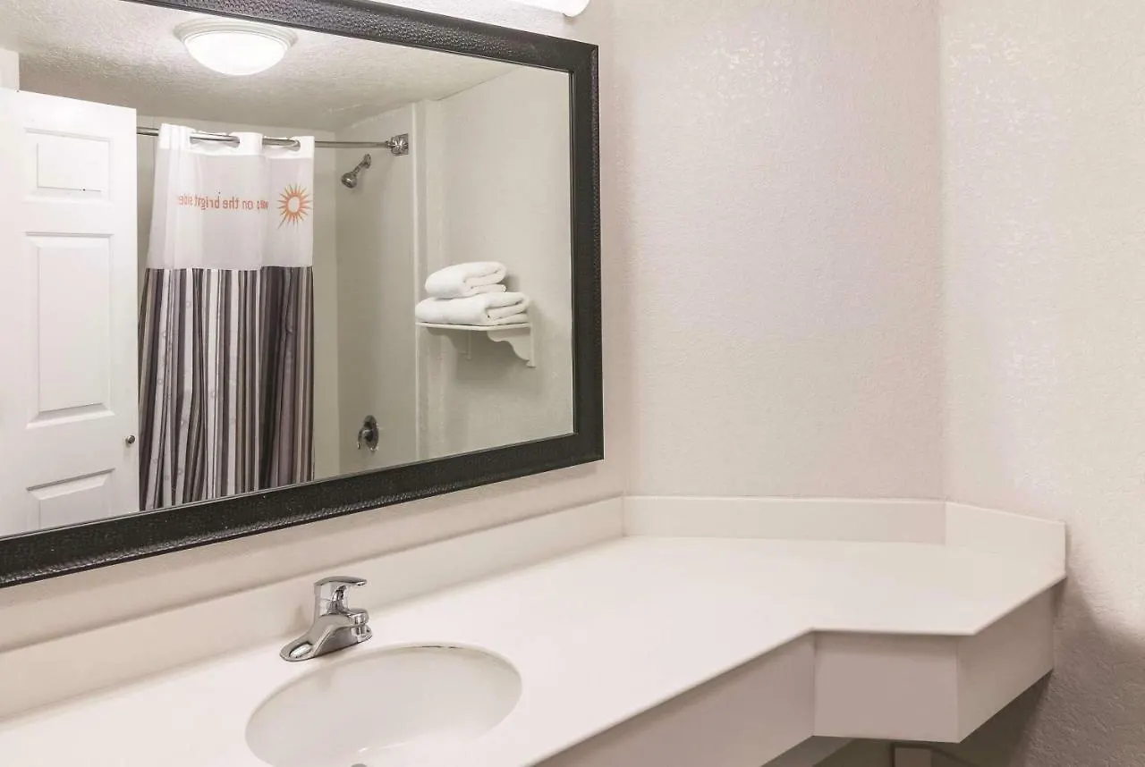 ***  La Quinta By Wyndham Usf Hotel Tampa United States